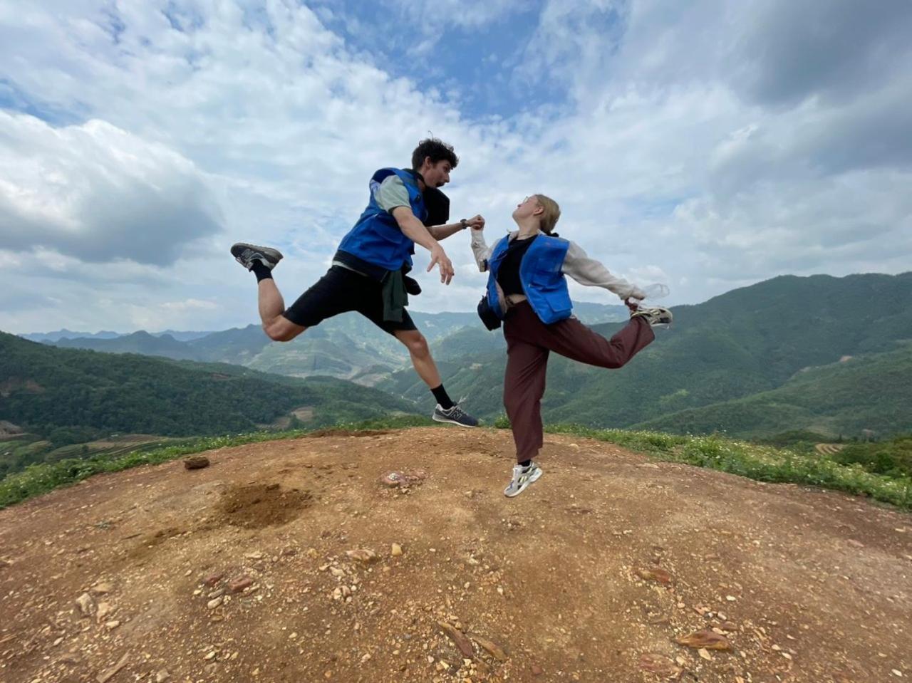 Yolo Ha Giang Adventures, Motorbike And Loop Tours 호텔 외부 사진