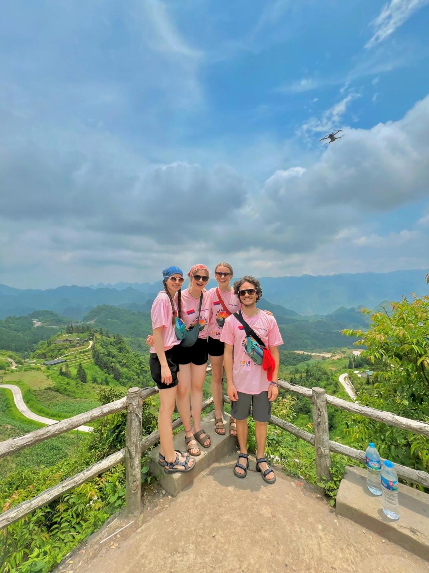 Yolo Ha Giang Adventures, Motorbike And Loop Tours 호텔 외부 사진