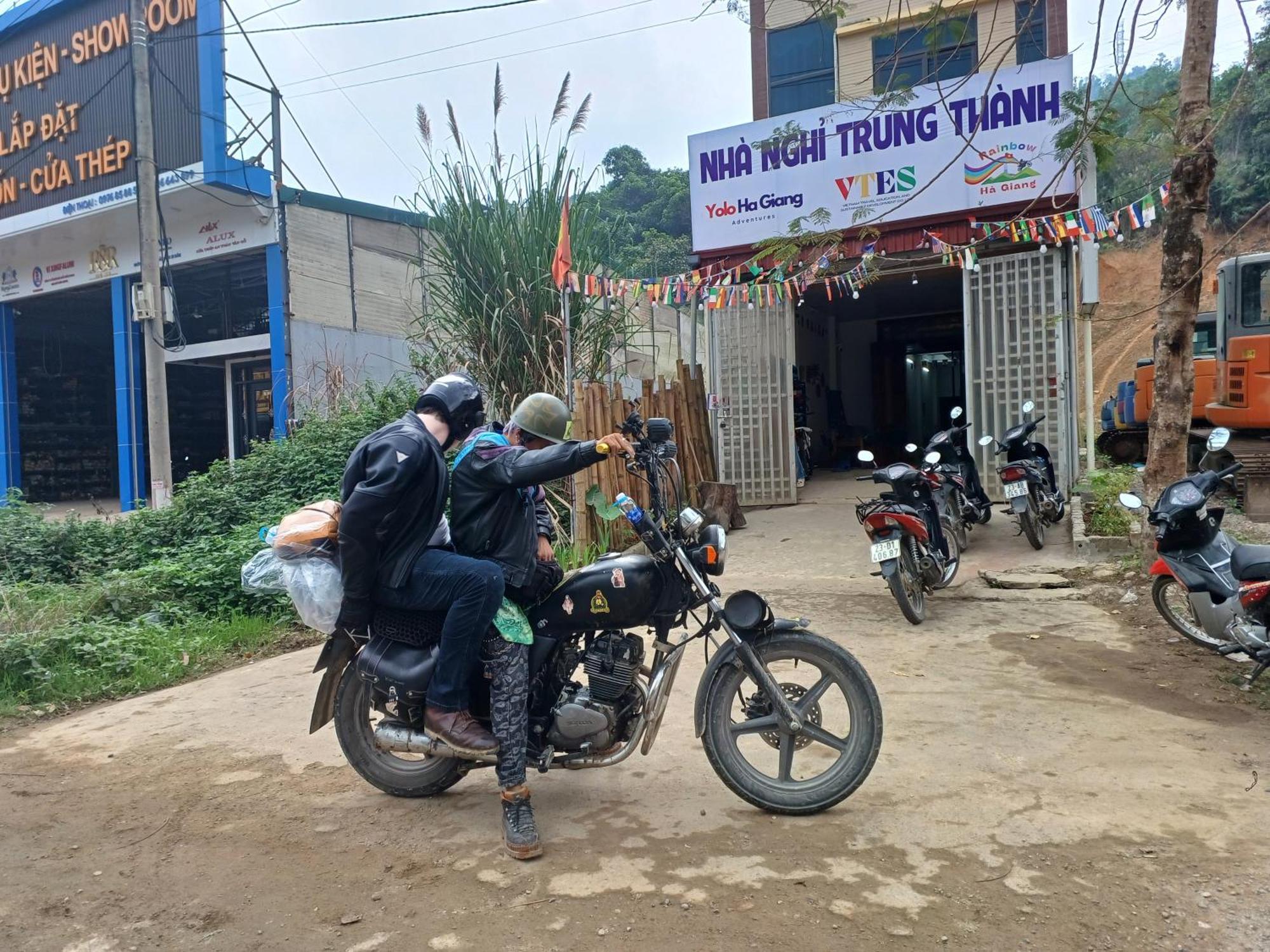 Yolo Ha Giang Adventures, Motorbike And Loop Tours 호텔 외부 사진