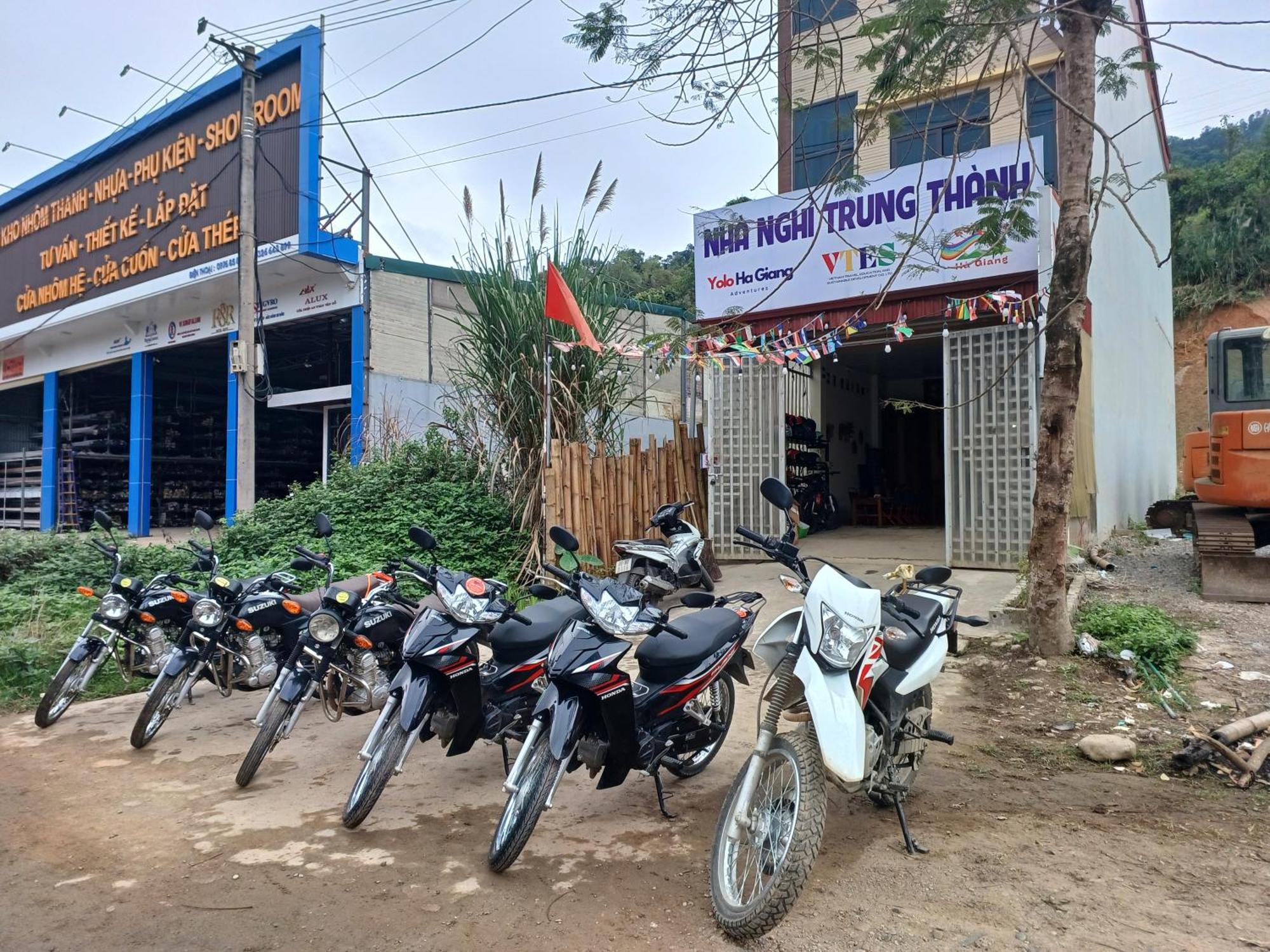 Yolo Ha Giang Adventures, Motorbike And Loop Tours 호텔 외부 사진