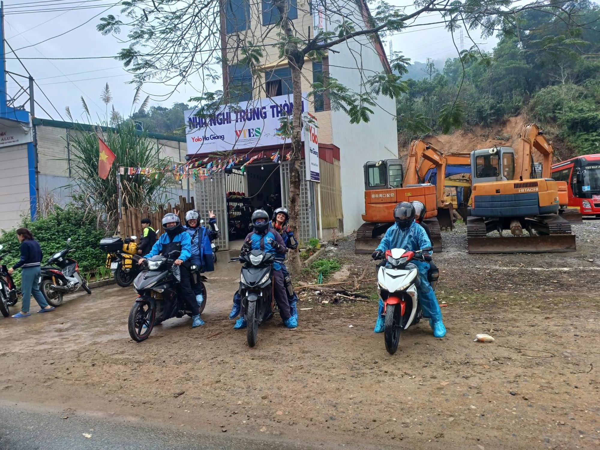 Yolo Ha Giang Adventures, Motorbike And Loop Tours 호텔 외부 사진