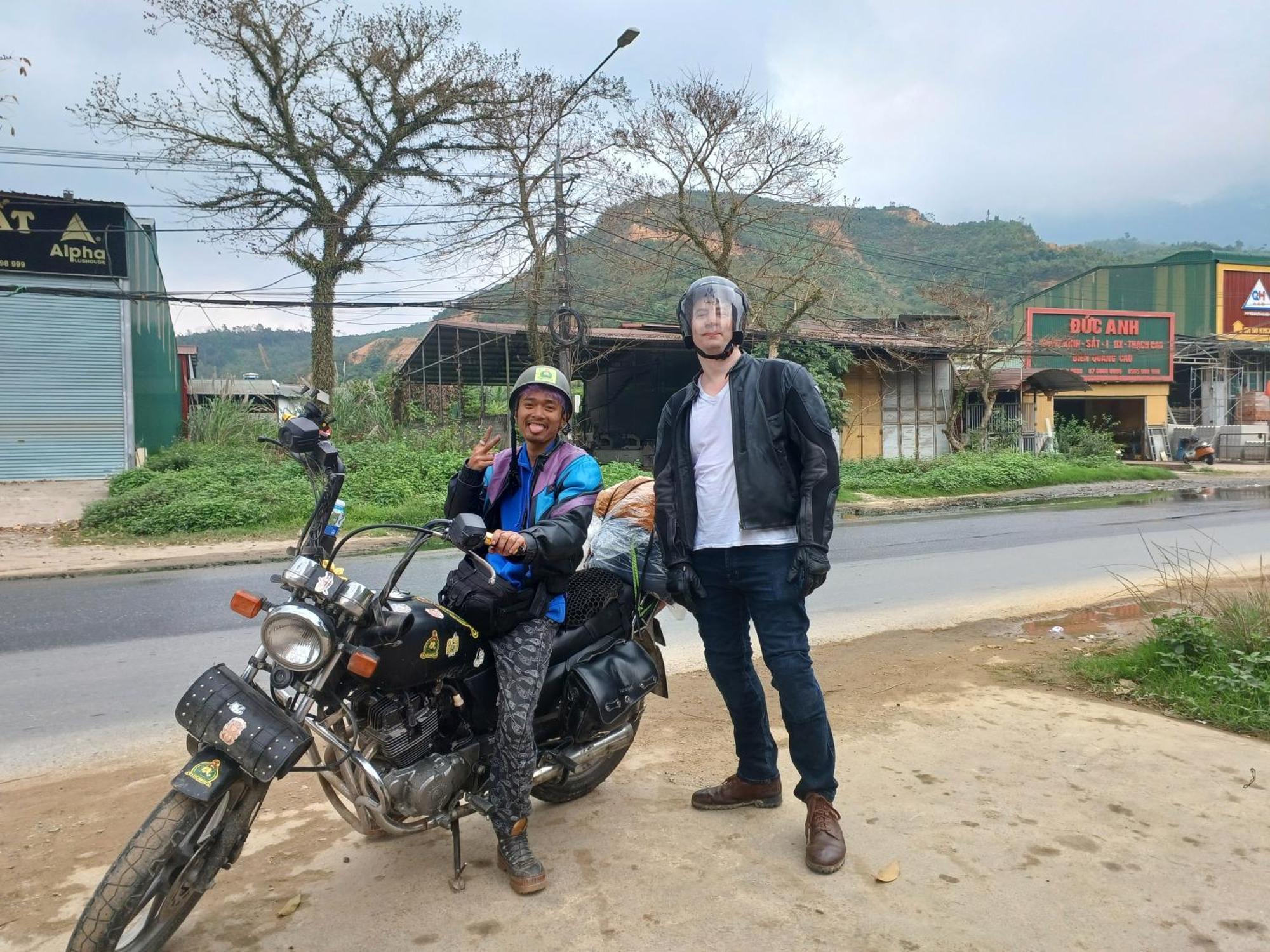 Yolo Ha Giang Adventures, Motorbike And Loop Tours 호텔 외부 사진