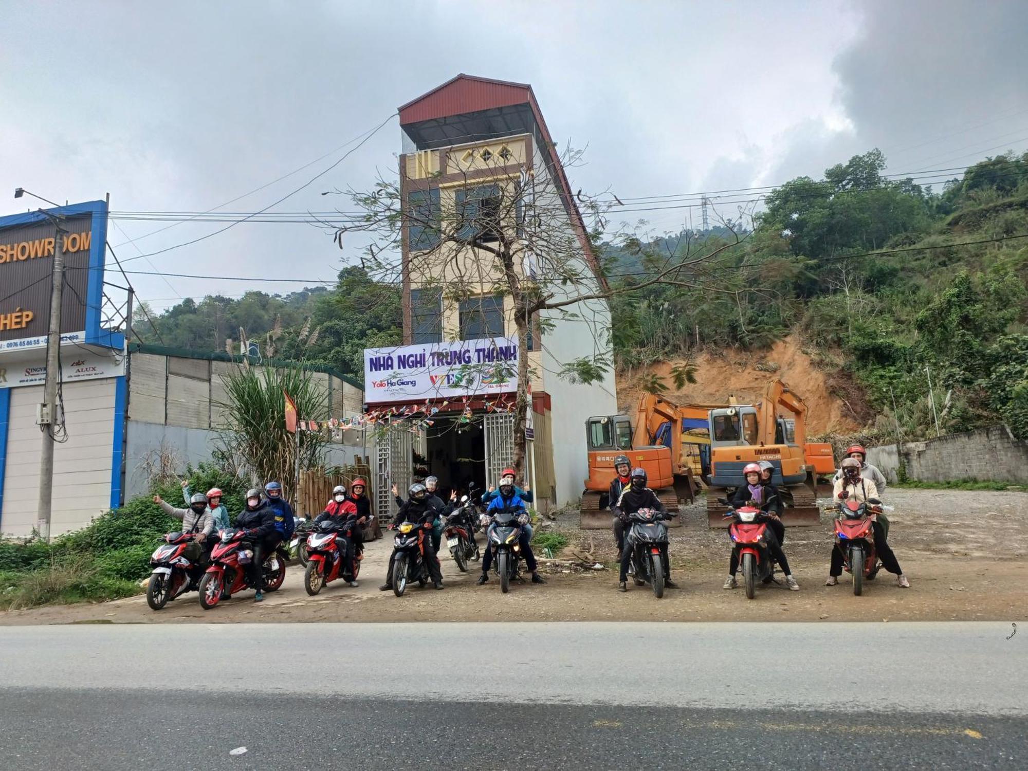 Yolo Ha Giang Adventures, Motorbike And Loop Tours 호텔 외부 사진