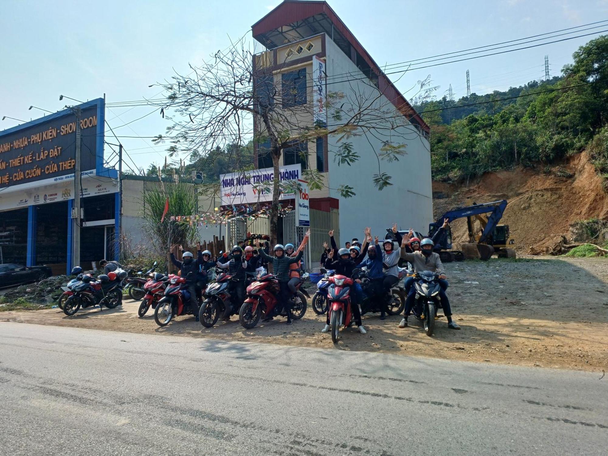 Yolo Ha Giang Adventures, Motorbike And Loop Tours 호텔 외부 사진