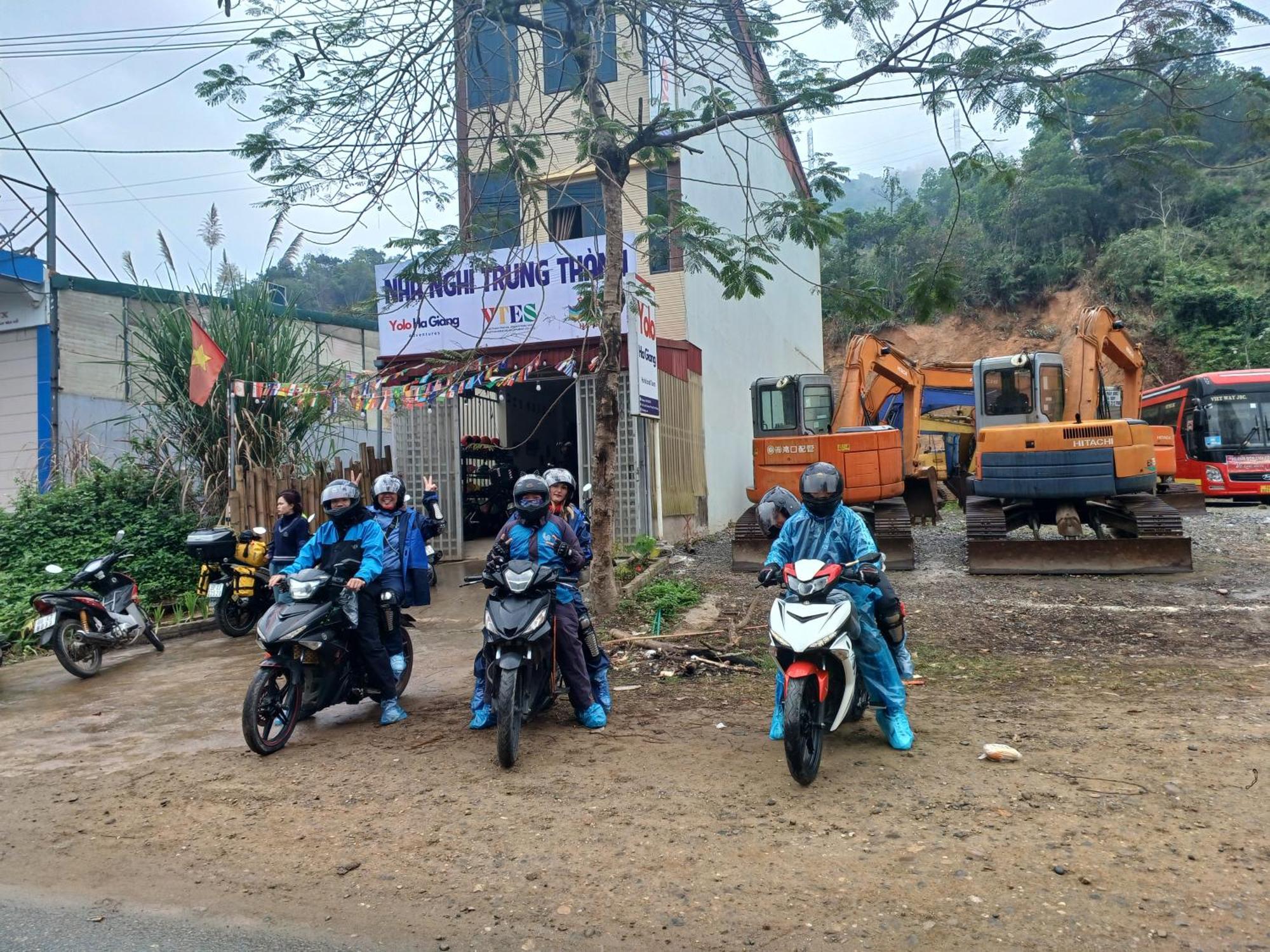 Yolo Ha Giang Adventures, Motorbike And Loop Tours 호텔 외부 사진